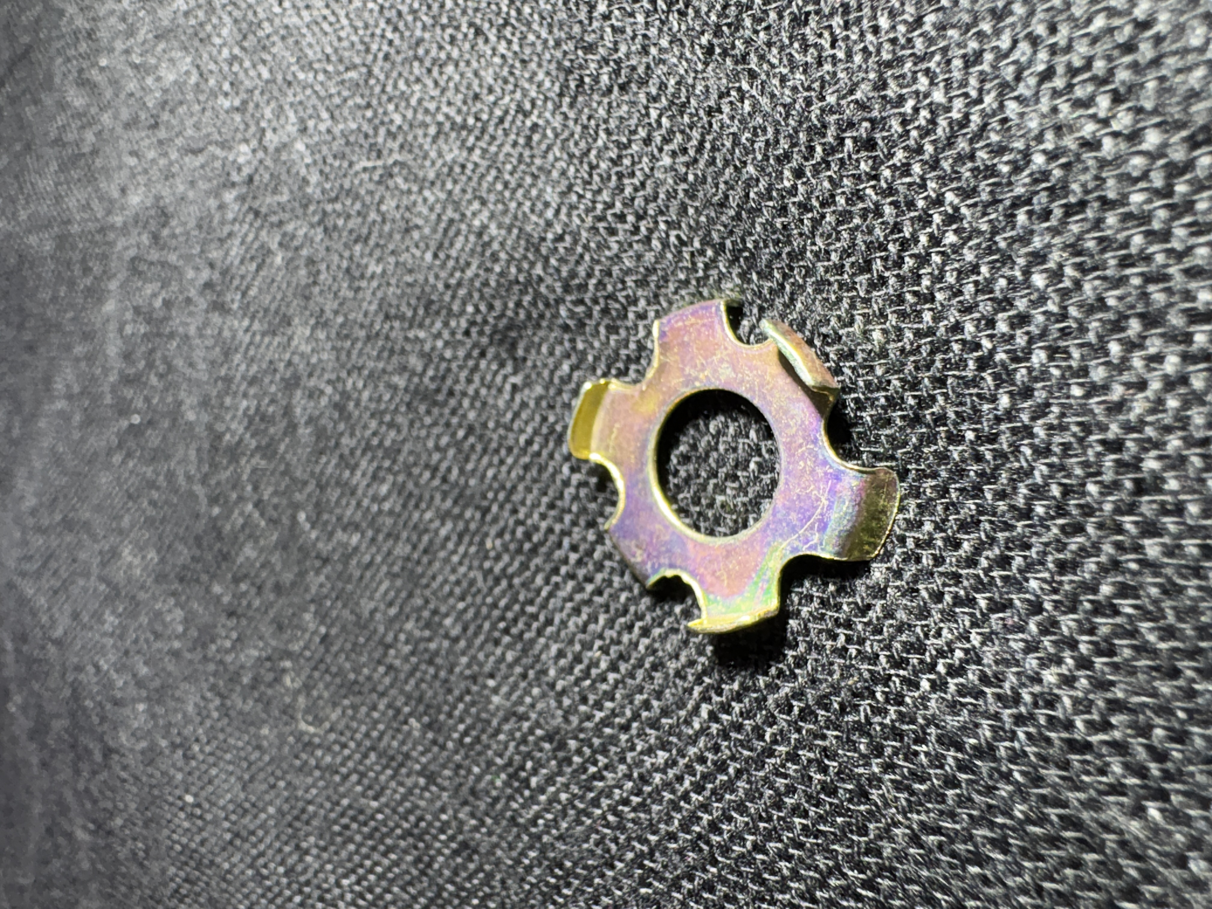 Retén protector cubeta Trafic, estampado ref. 21593 — Metalúrgica Korcsog